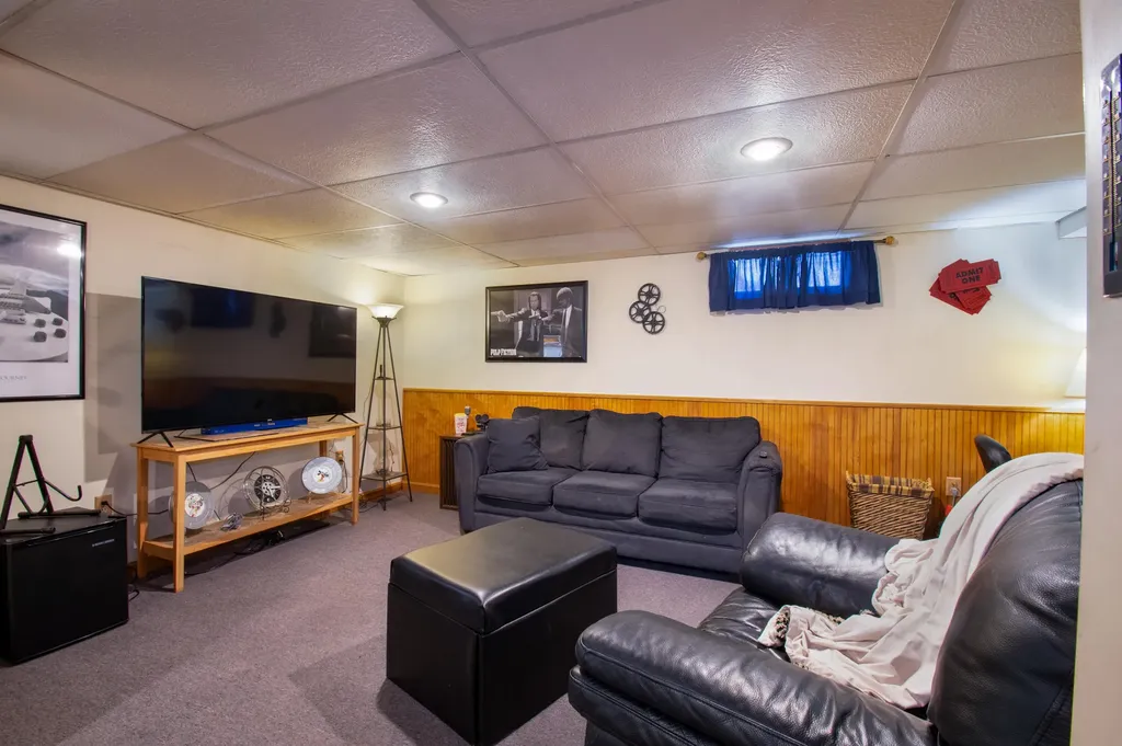 21 Barrows Drive Topsham ME 04086