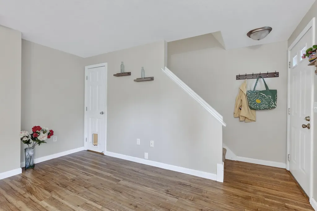 9 Jamestown Court South Portland ME 04106