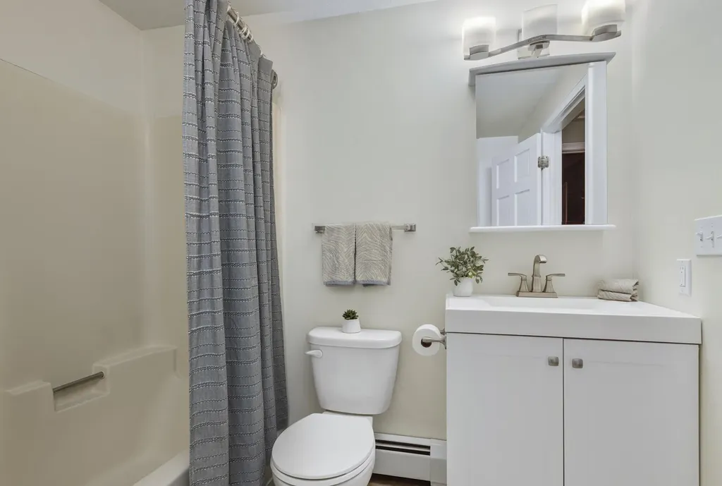 9 Jamestown Court South Portland ME 04106