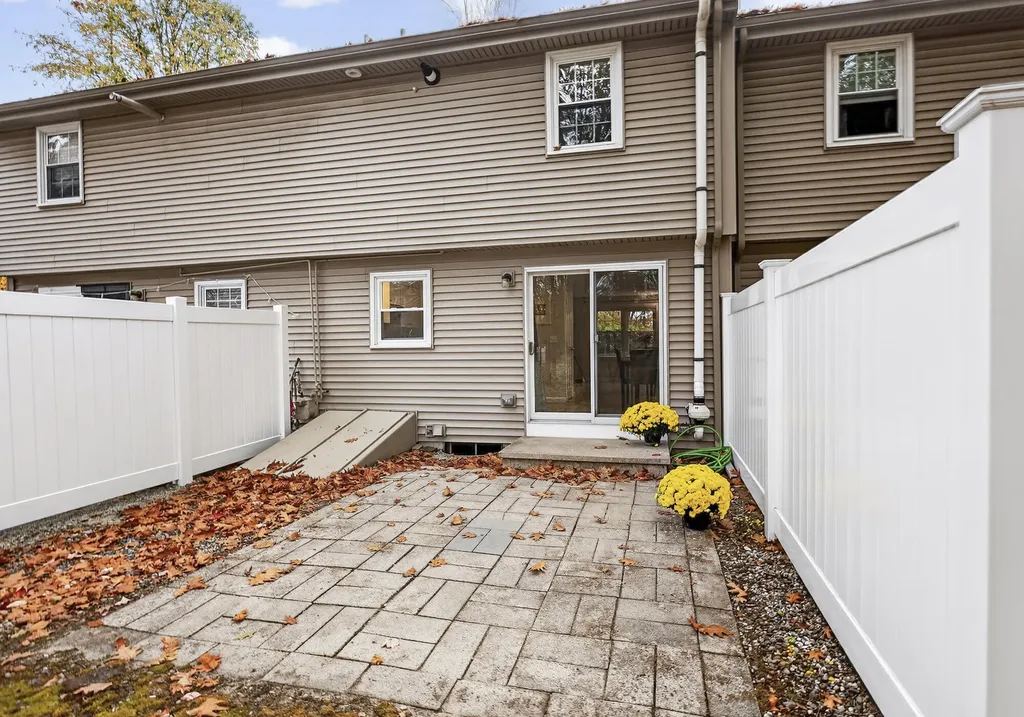9 Jamestown Court South Portland ME 04106