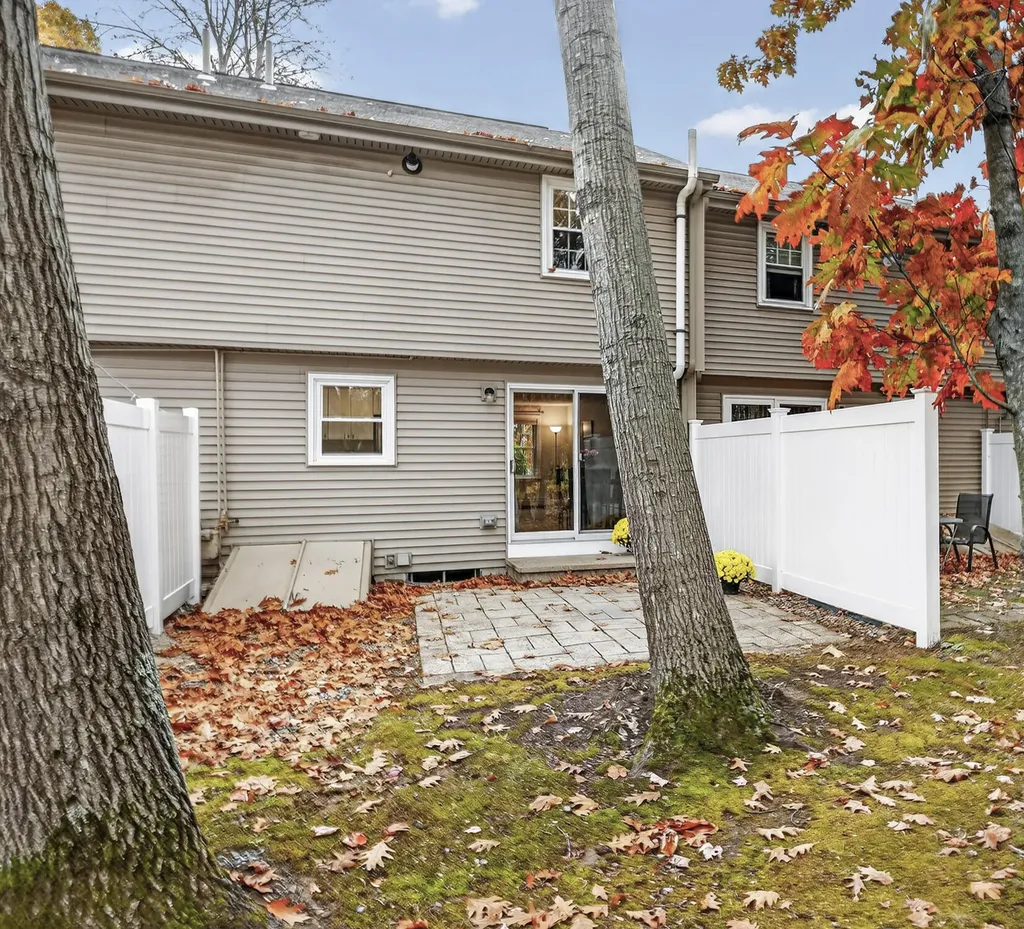 9 Jamestown Court South Portland ME 04106