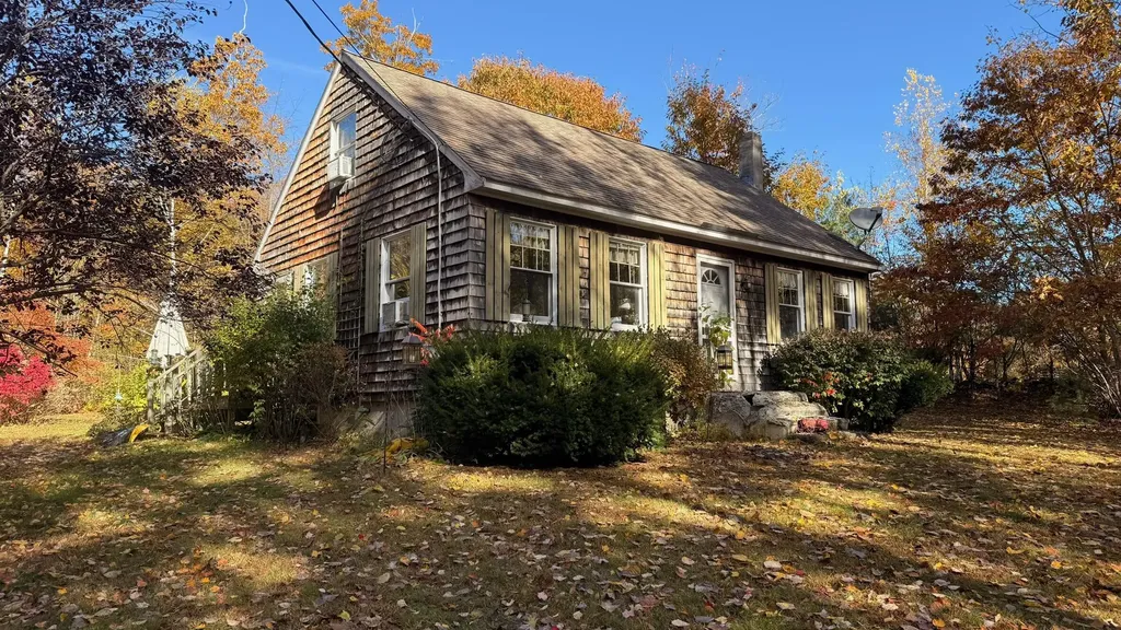 6 Sunrise Street Standish ME 04084