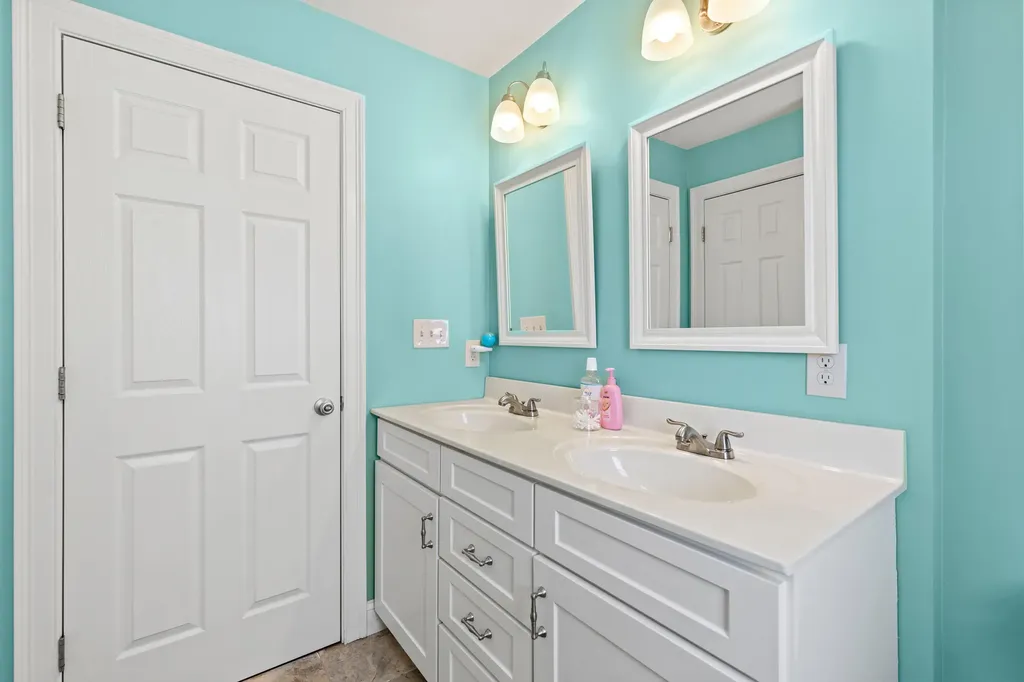 141 Thompson Road Kennebunk ME 04043