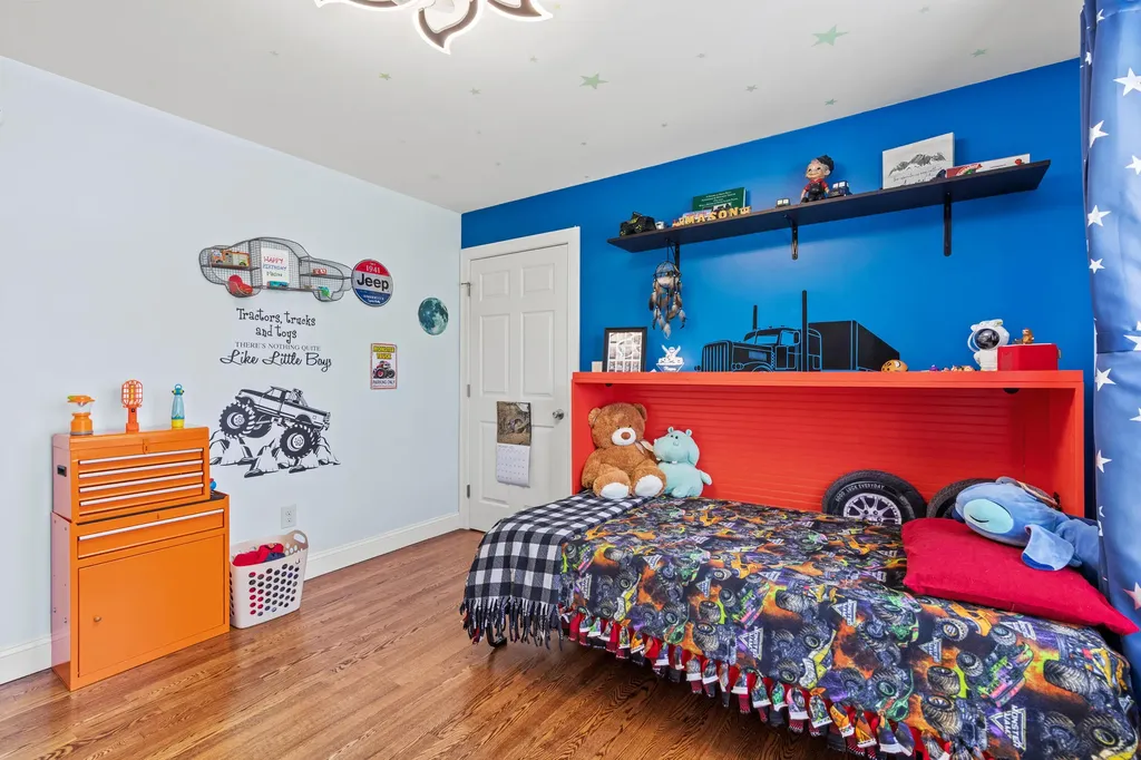 141 Thompson Road Kennebunk ME 04043