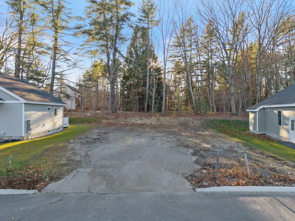 8 Heritage Way Saco ME 04072