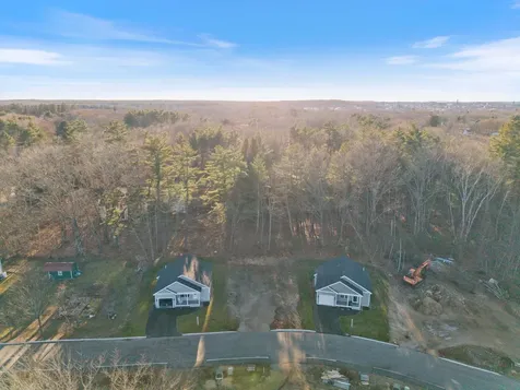 8 Heritage Way Saco ME 04072