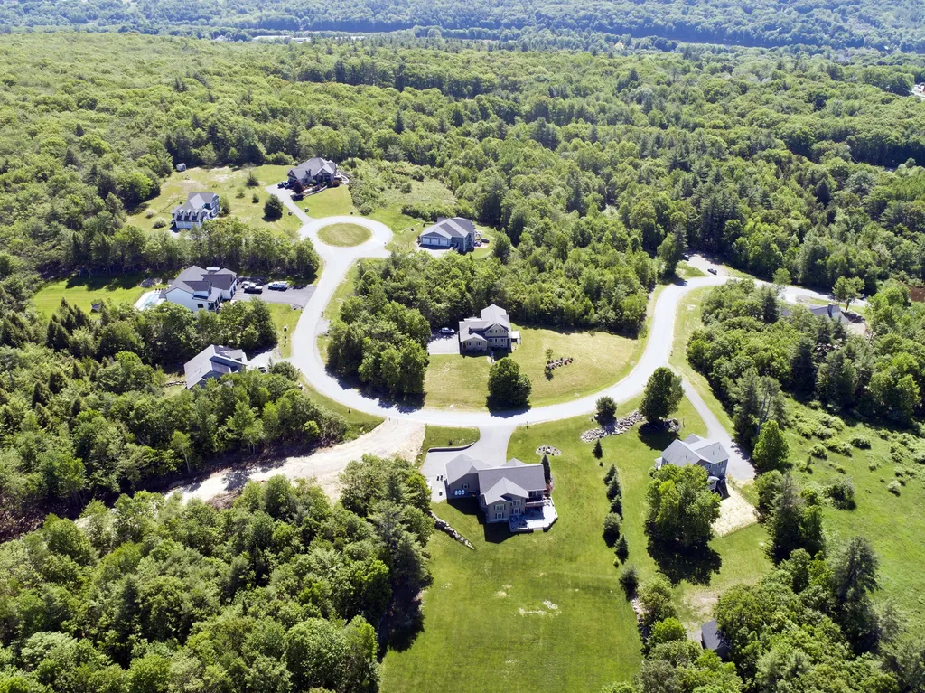 11 Overlook Drive Hallowell ME 04347
