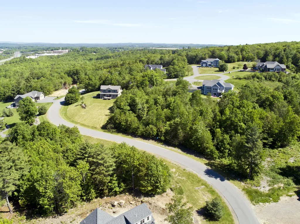 11 Overlook Drive Hallowell ME 04347