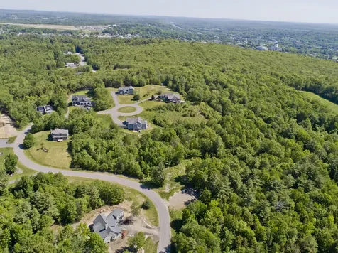 11 Overlook Drive Hallowell ME 04347