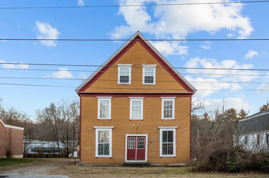 44 Maple Street Cornish ME 04020