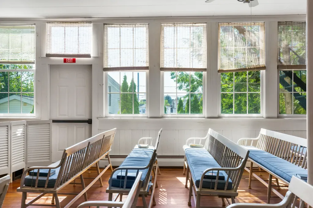 25 Oak Street Boothbay Harbor ME 04538
