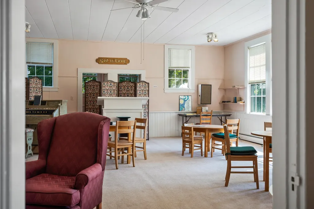 25 Oak Street Boothbay Harbor ME 04538