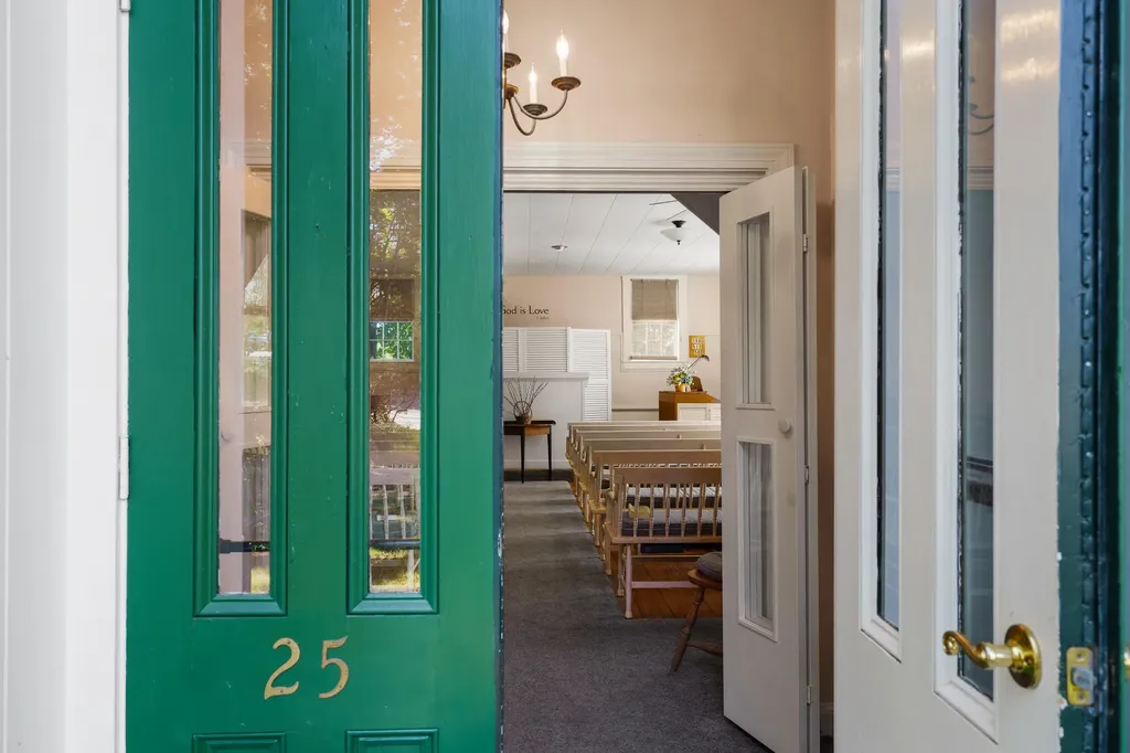 25 Oak Street Boothbay Harbor ME 04538
