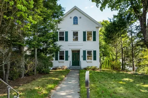 25 Oak Street Boothbay Harbor ME 04538