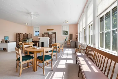 25 Oak Street Boothbay Harbor ME 04538