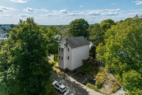 25 Oak Street Boothbay Harbor ME 04538