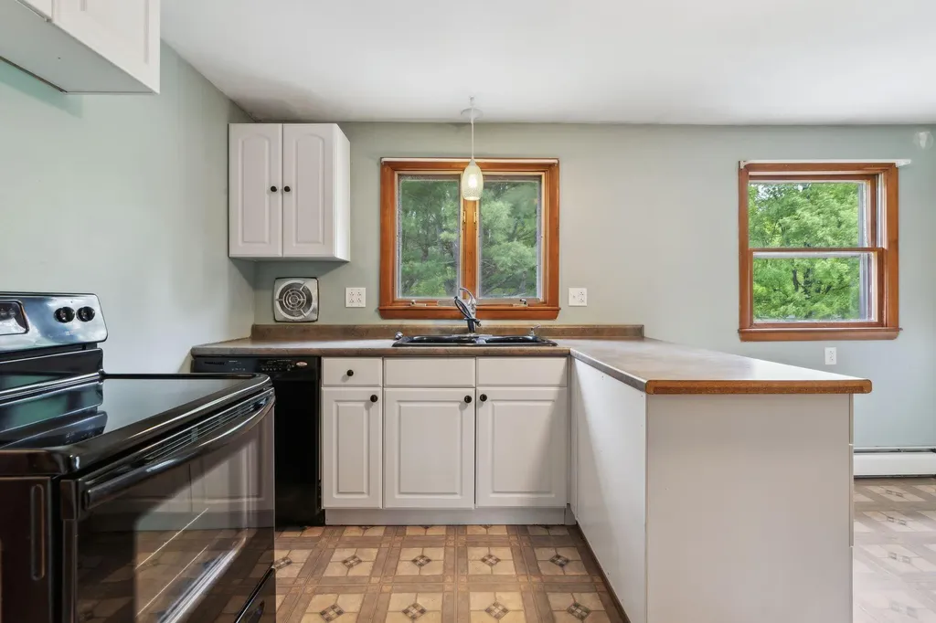 705 + 707 Maine Avenue Farmingdale ME 04344