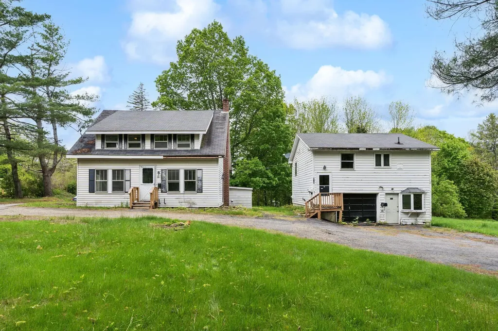 705 + 707 Maine Avenue Farmingdale ME 04344