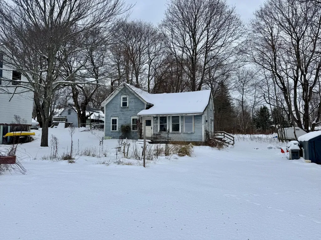 7 Grover Street Monmouth ME 04259