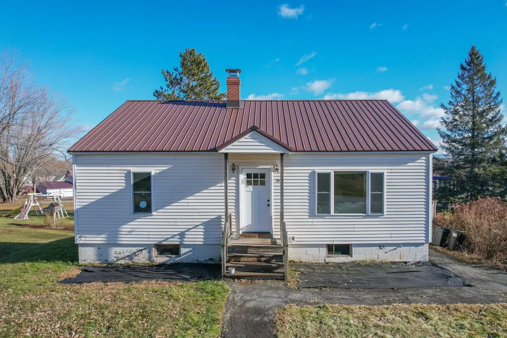 36 Ireland Avenue Corinna ME 04928