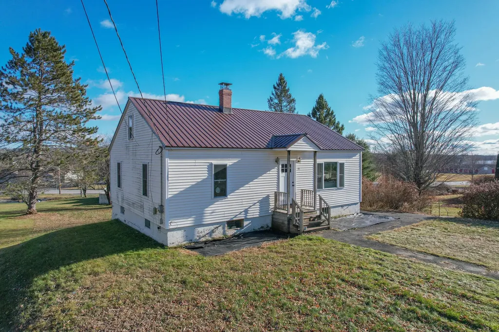 36 Ireland Avenue Corinna ME 04928