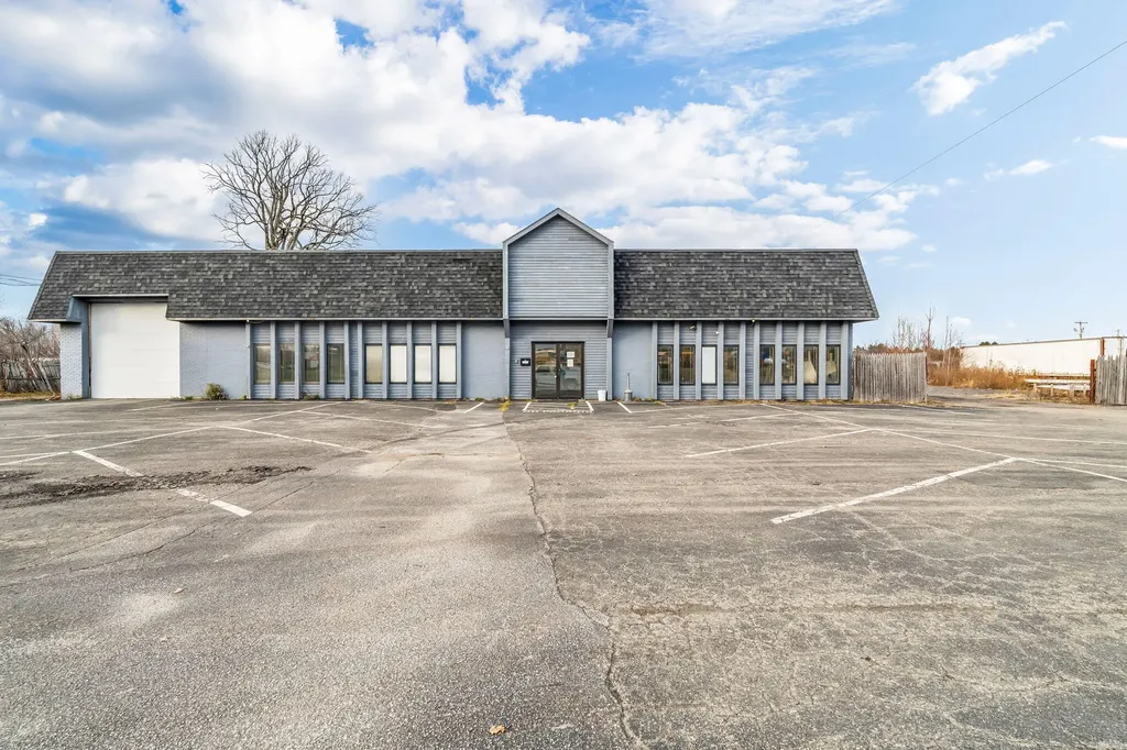 1567 Hammond Street Bangor ME 04401