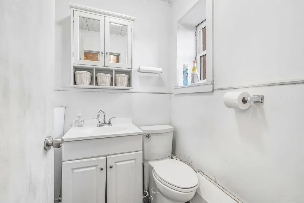 1567 Hammond Street Bangor ME 04401