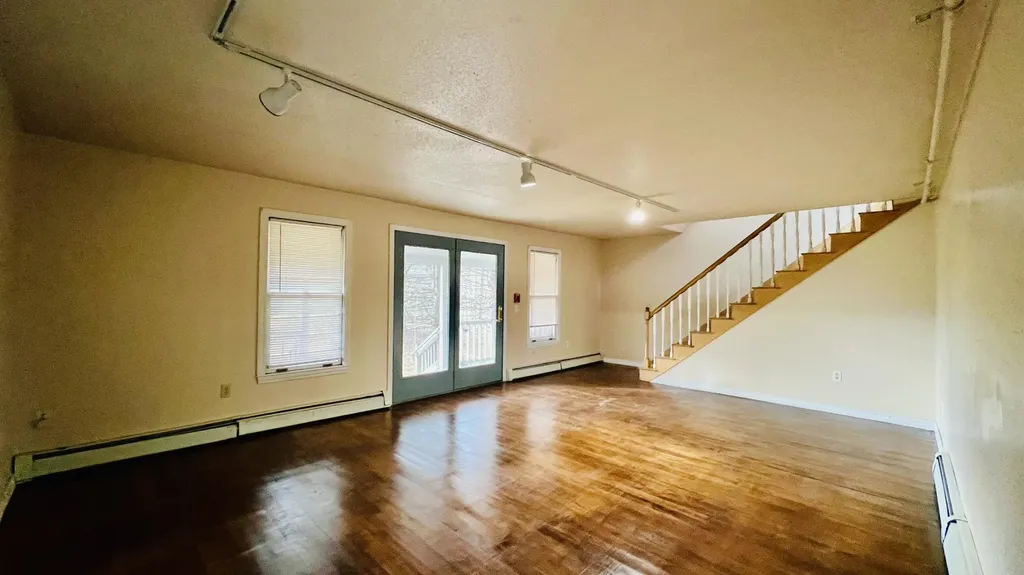 1883 Essex Street Bangor ME 04401