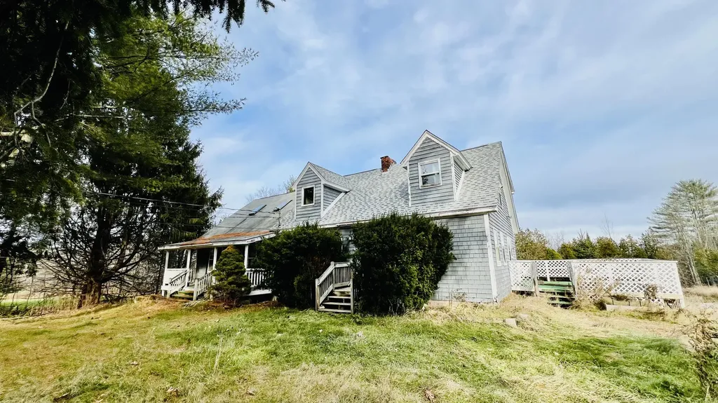 1883 Essex Street Bangor ME 04401