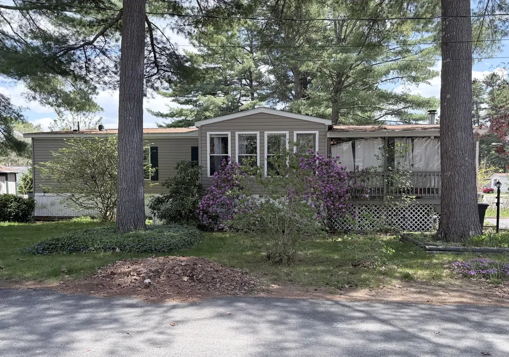 24 Theodore Drive Brunswick ME 04011