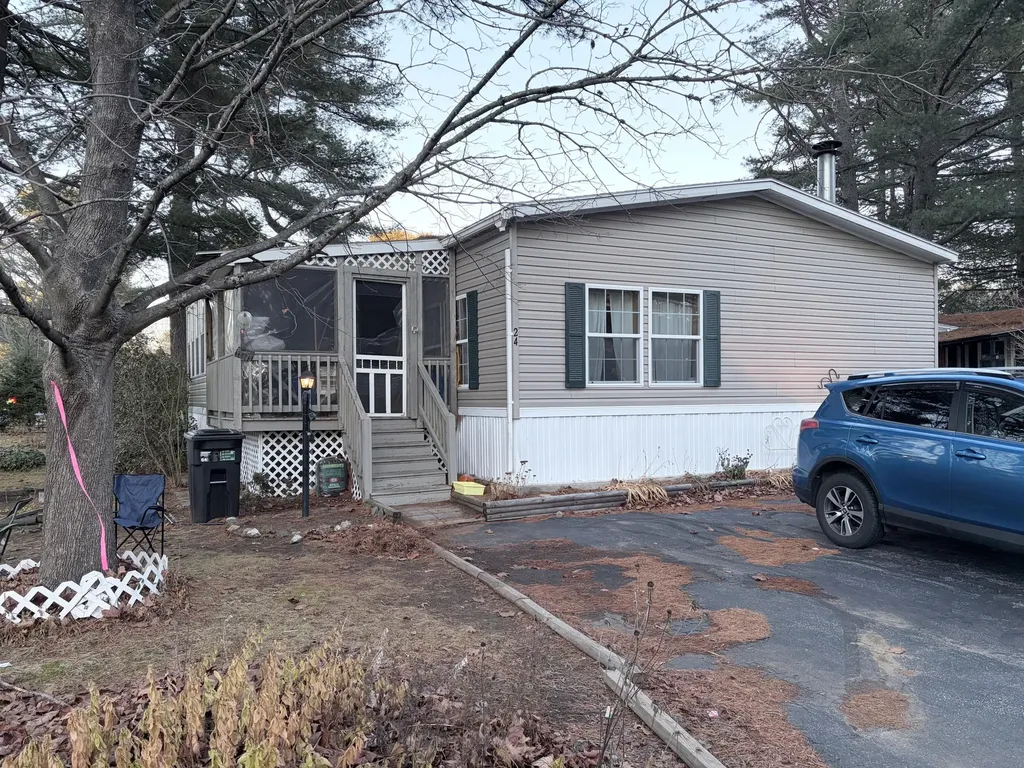 24 Theodore Drive Brunswick ME 04011