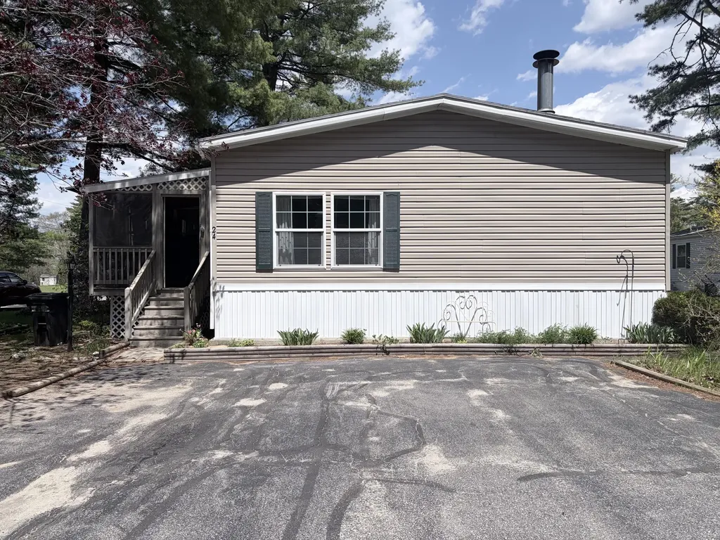24 Theodore Drive Brunswick ME 04011