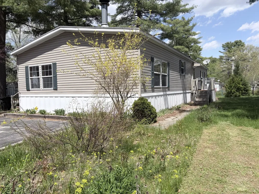 24 Theodore Drive Brunswick ME 04011