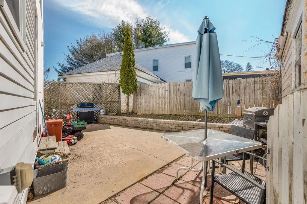 279 Pine Street Lewiston ME 04240