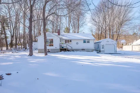 2 Wainwright Avenue Kittery ME 03904
