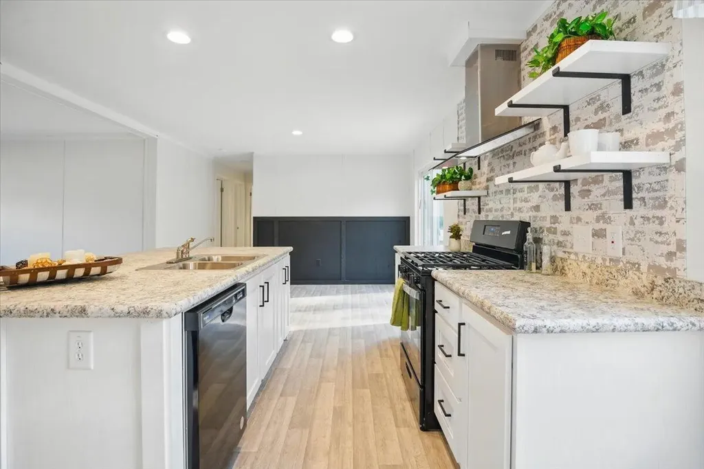 22 Birch Avenue Oxford ME 04270