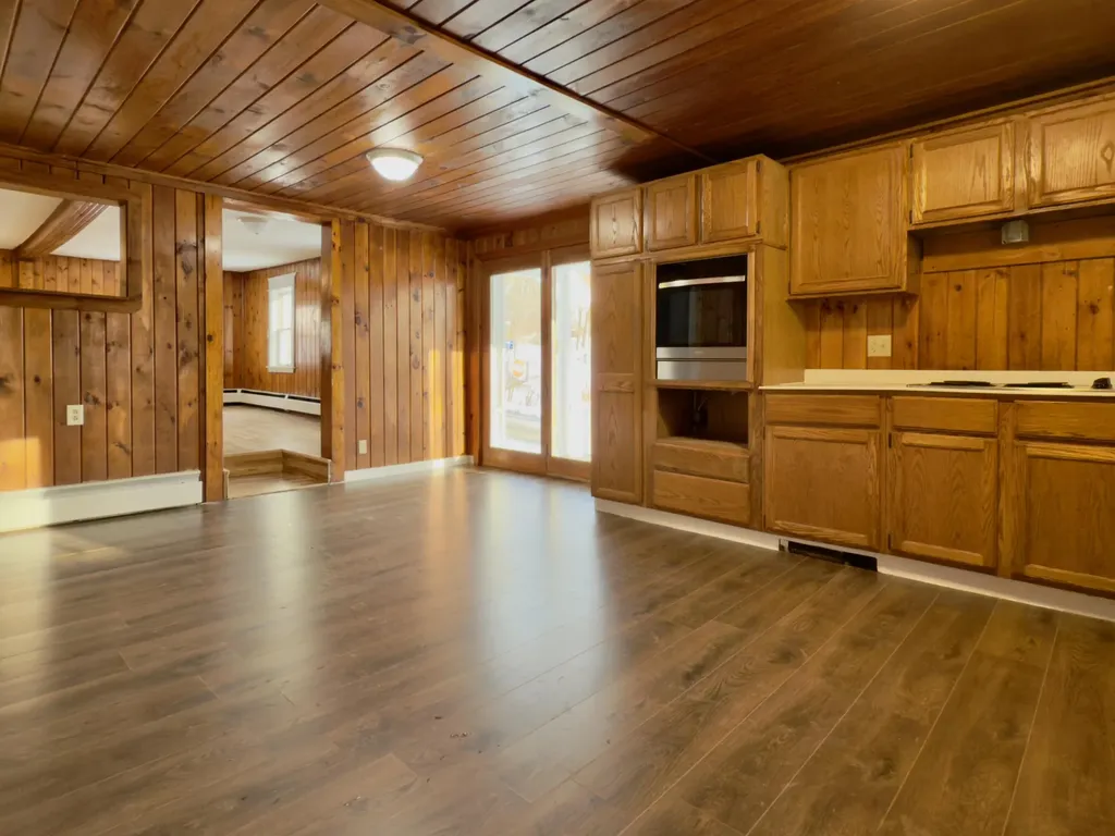 35 Chase Avenue Mexico ME 04257