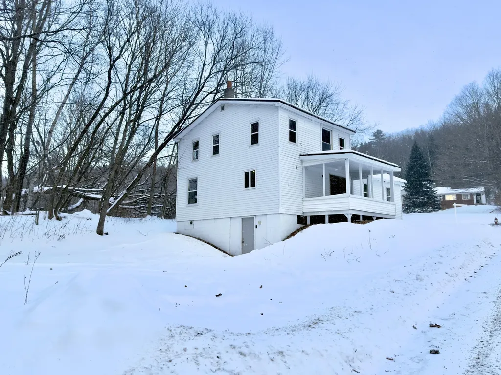 35 Chase Avenue Mexico ME 04257