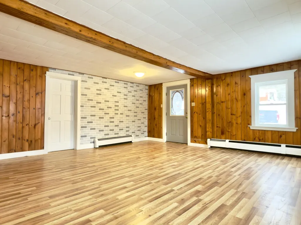 35 Chase Avenue Mexico ME 04257