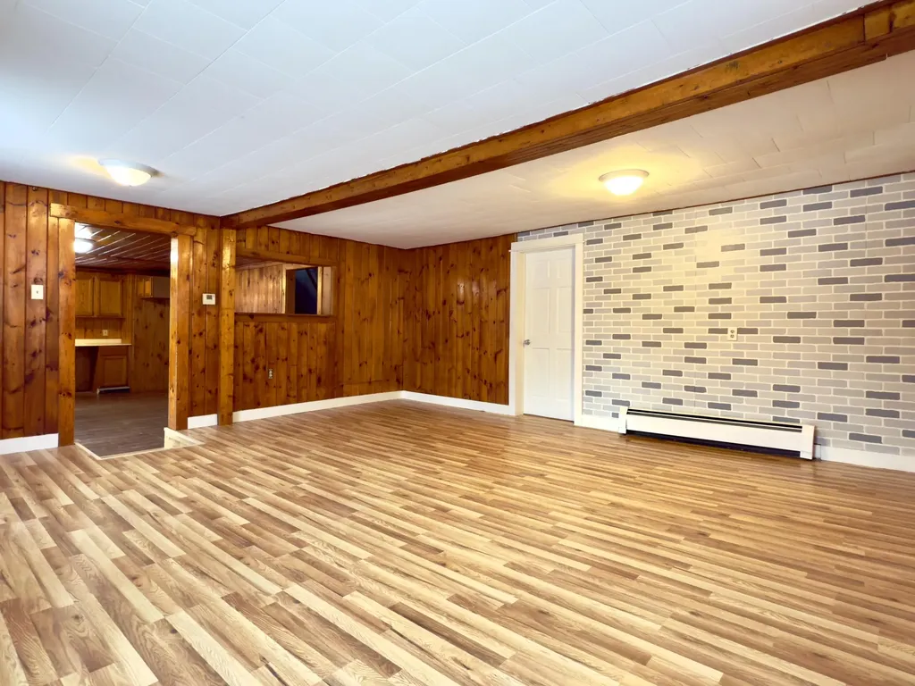 35 Chase Avenue Mexico ME 04257