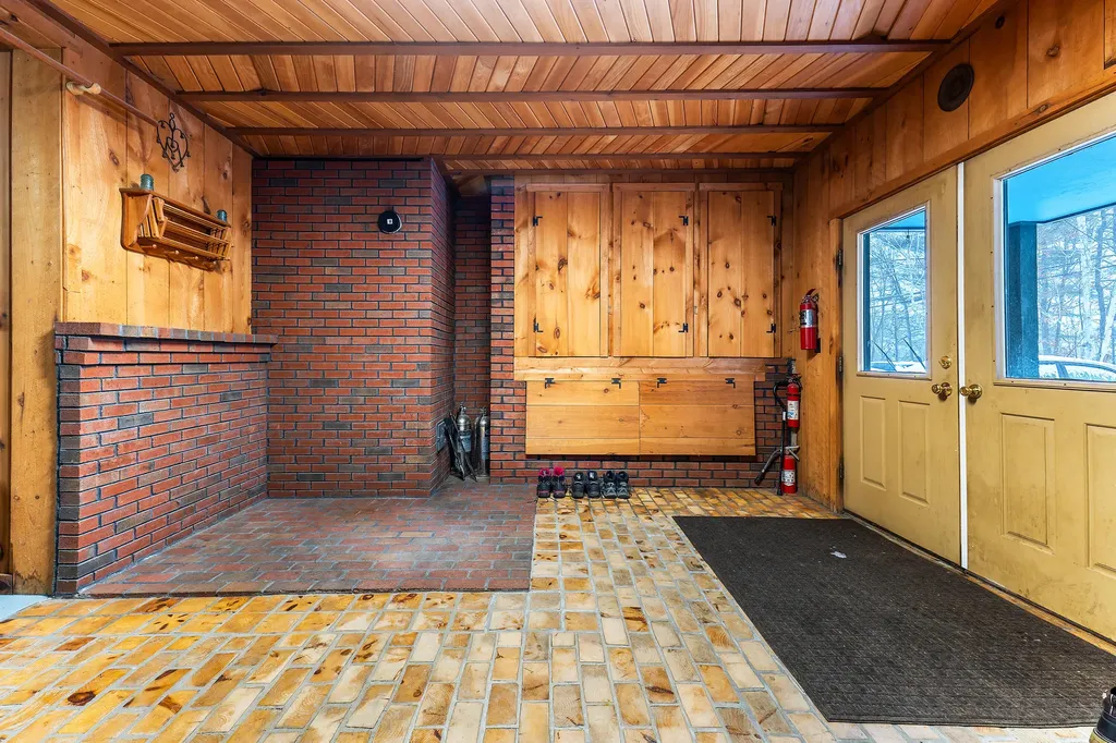 29 North Hill Road Buckfield ME 04220