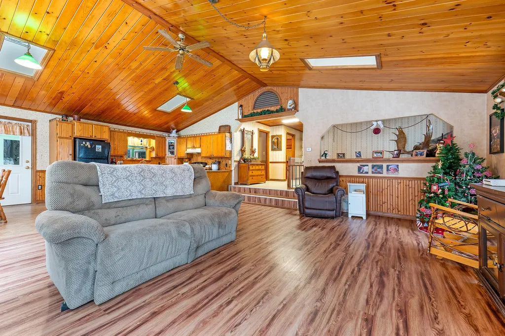 29 North Hill Road Buckfield ME 04220