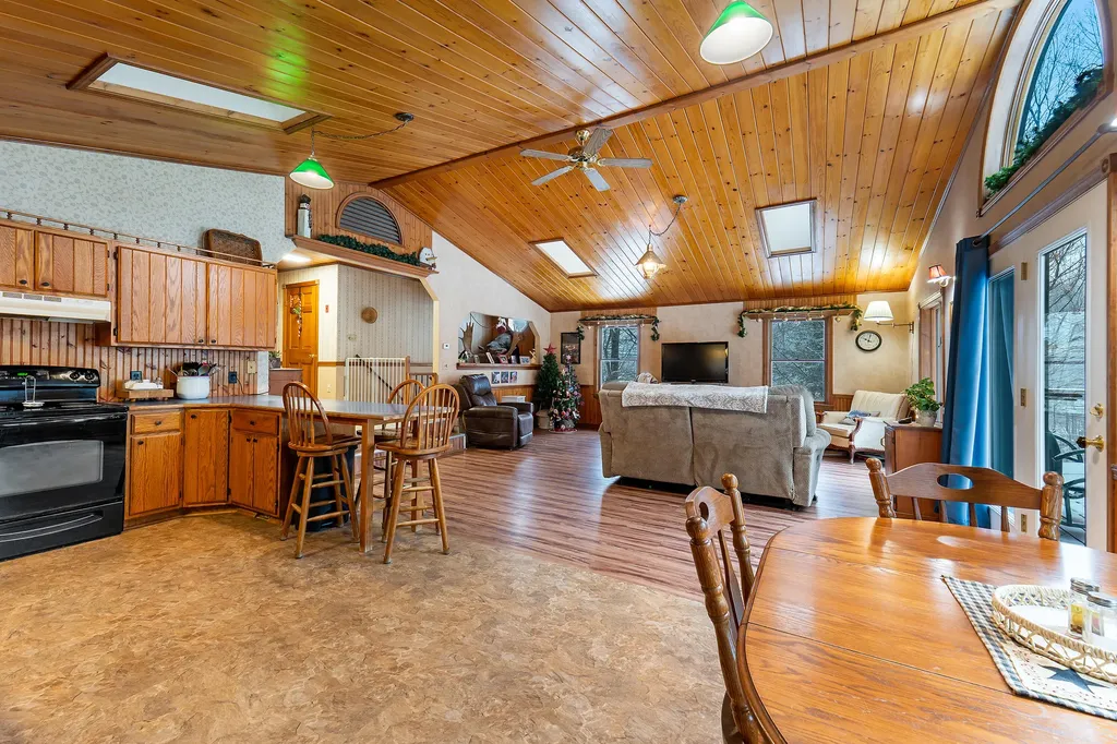 29 North Hill Road Buckfield ME 04220
