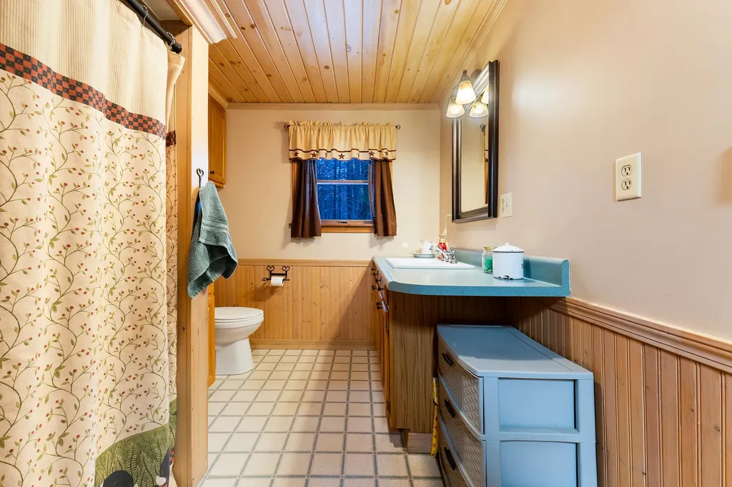 29 North Hill Road Buckfield ME 04220