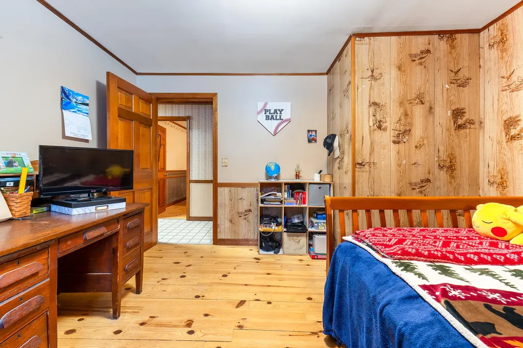 29 North Hill Road Buckfield ME 04220