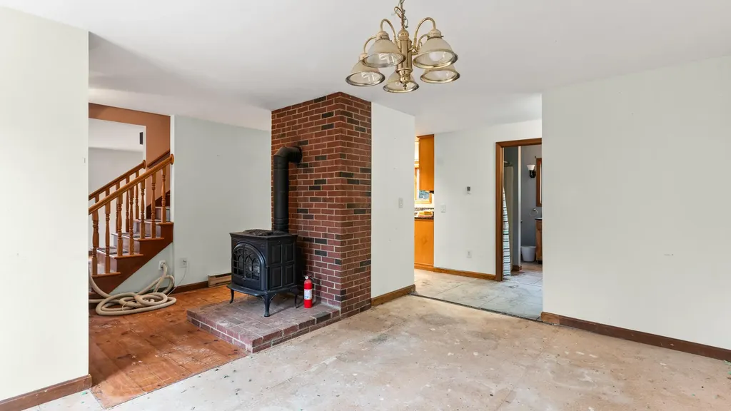 277 Old Stage Road Woolwich ME 04579