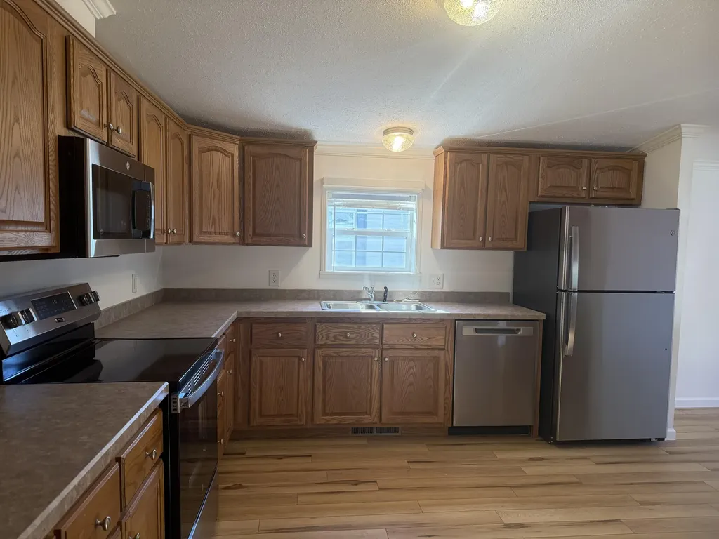 6 Commodore Drive Sanford ME 04073