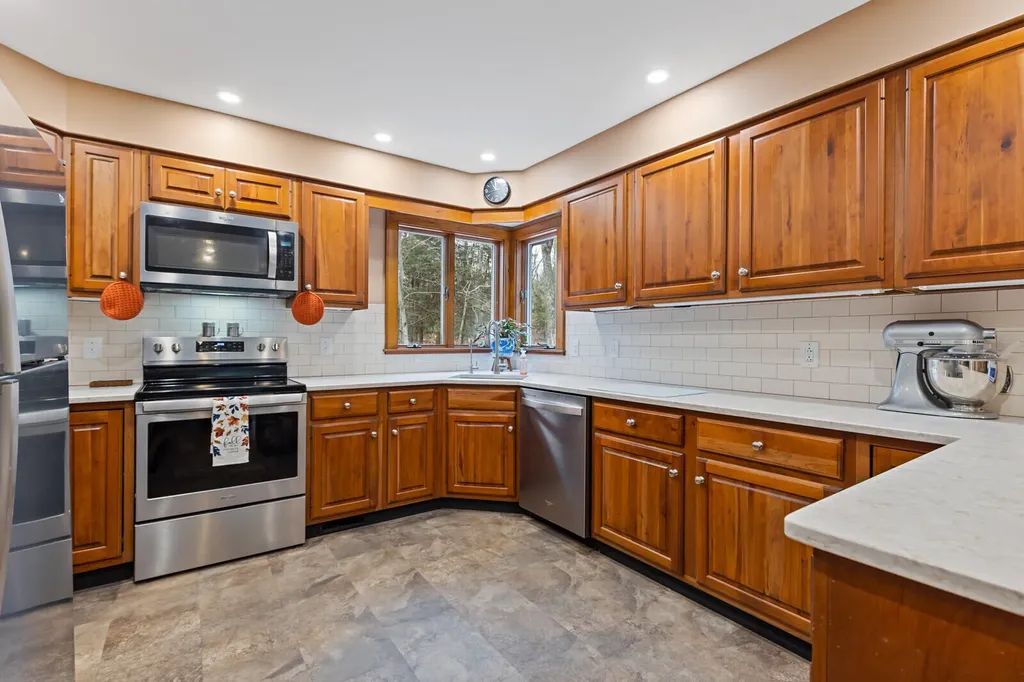 183 Loon Cove Lane Winthrop ME 04364