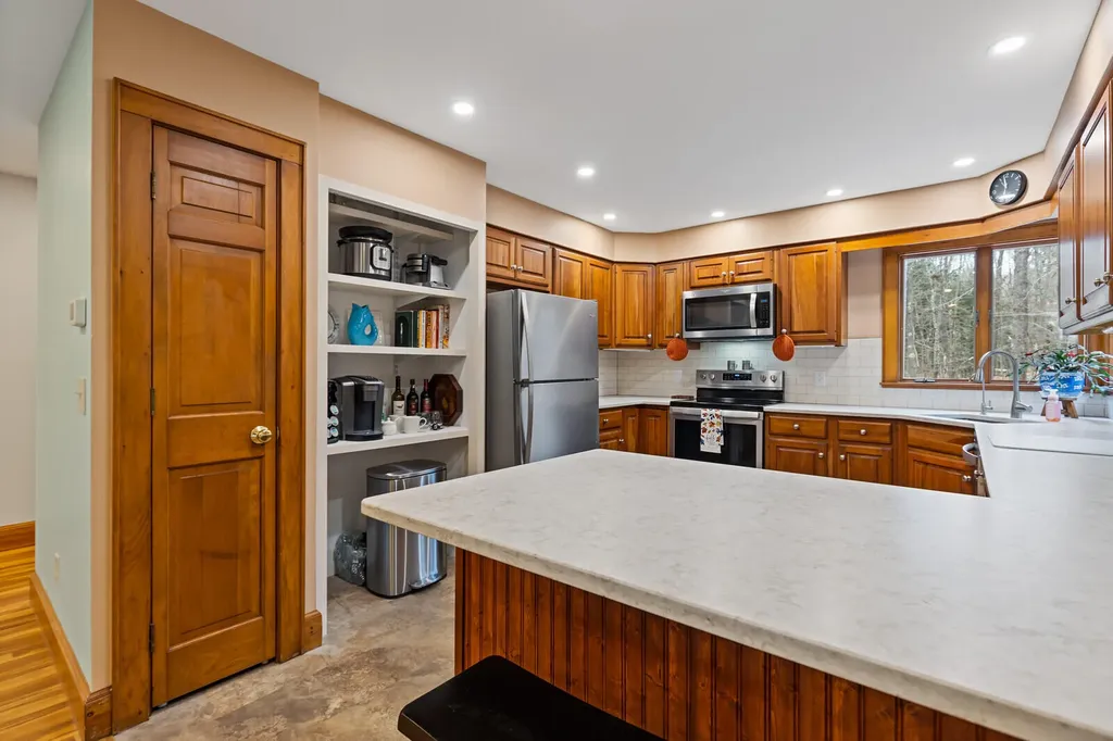 183 Loon Cove Lane Winthrop ME 04364