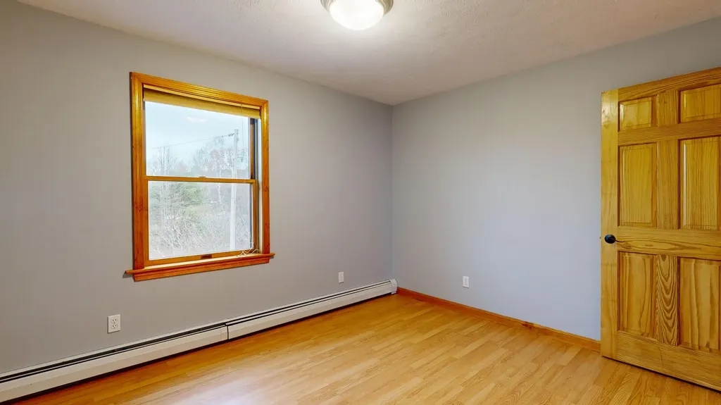 466 Middle Road Sabattus ME 04280